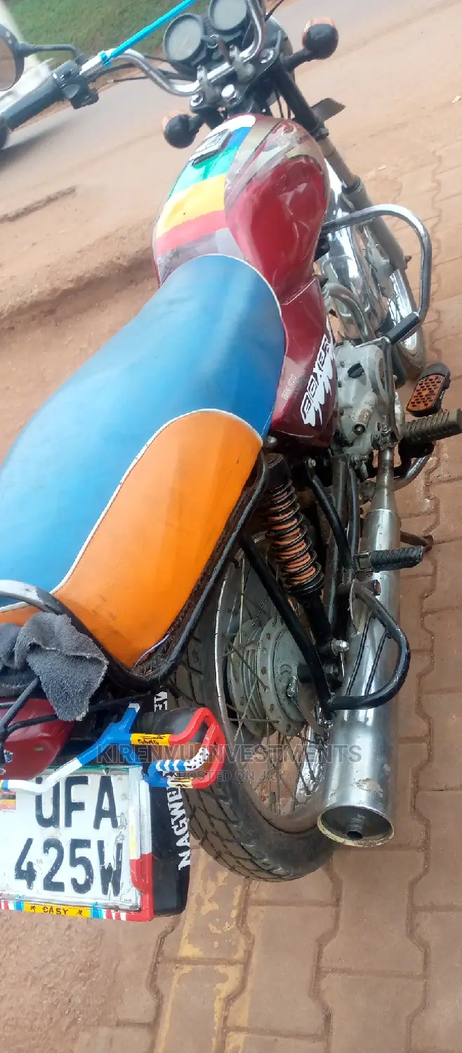 Bajaj Boxer 2018 Red