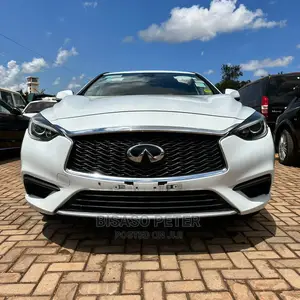 Infiniti Q30 2017 White