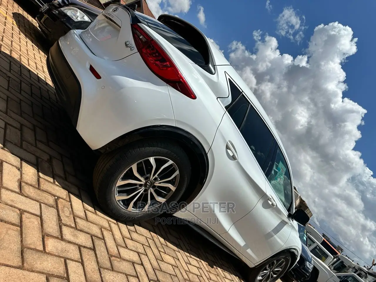 Infiniti Q30 2017 White