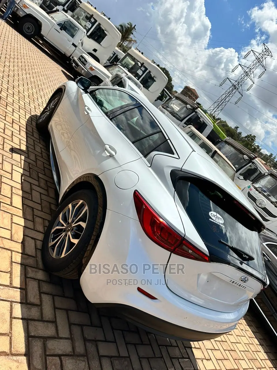 Infiniti Q30 2017 White