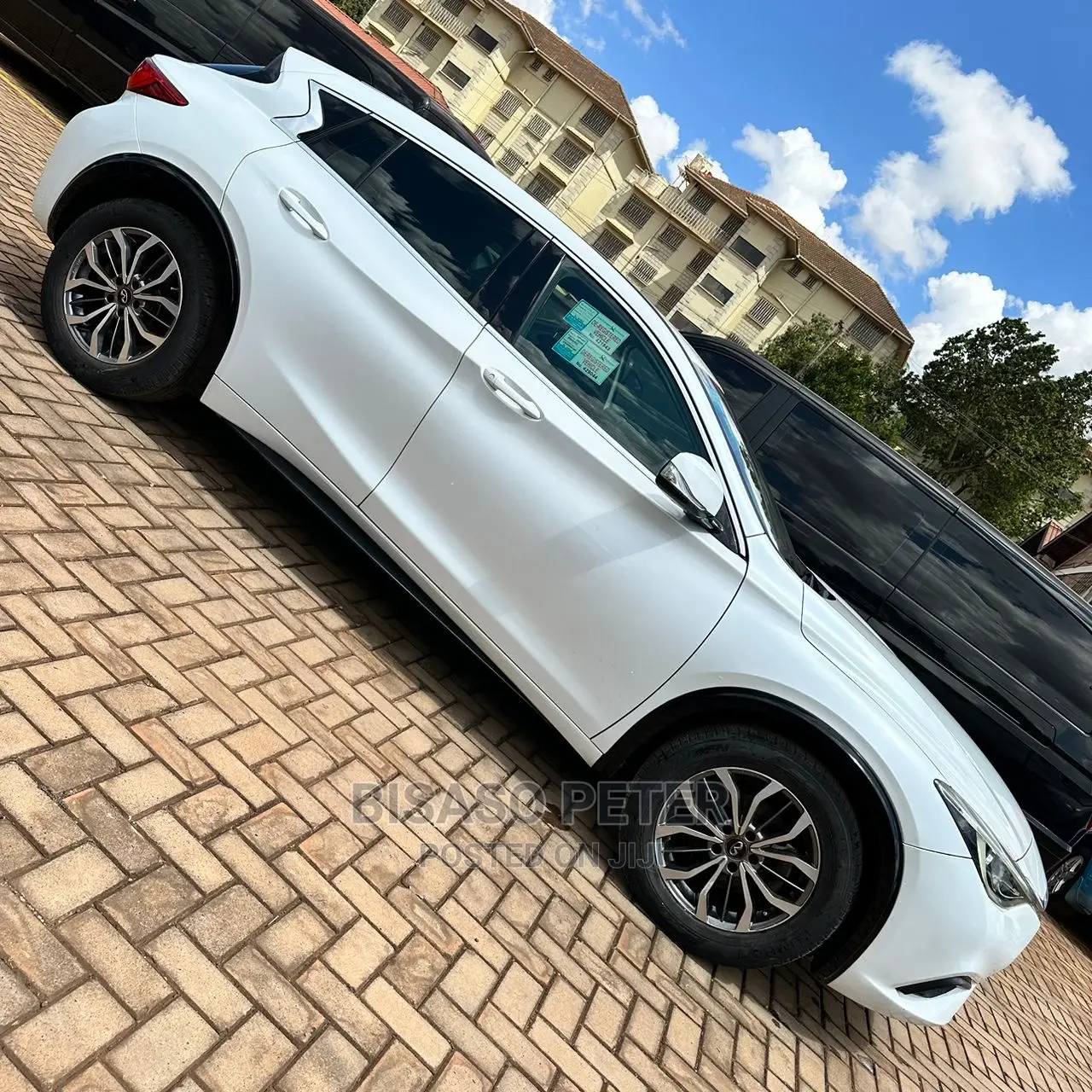 Infiniti Q30 2017 White
