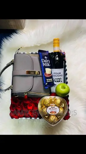Flower Bouquets and Gift Hampers