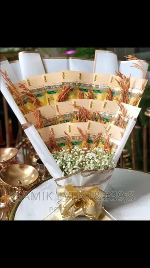 Flower Bouquets and Gift Hampers