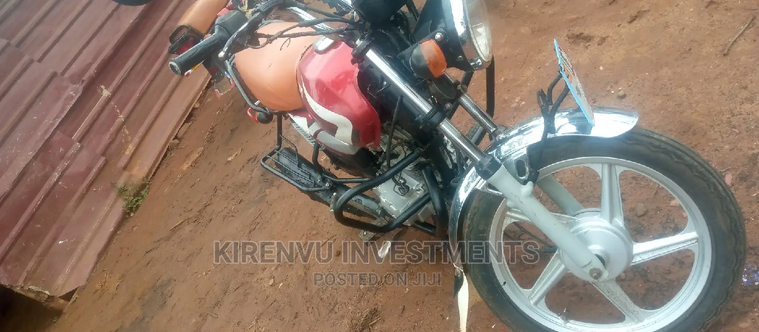 TVS HLX 125 2018 Red
