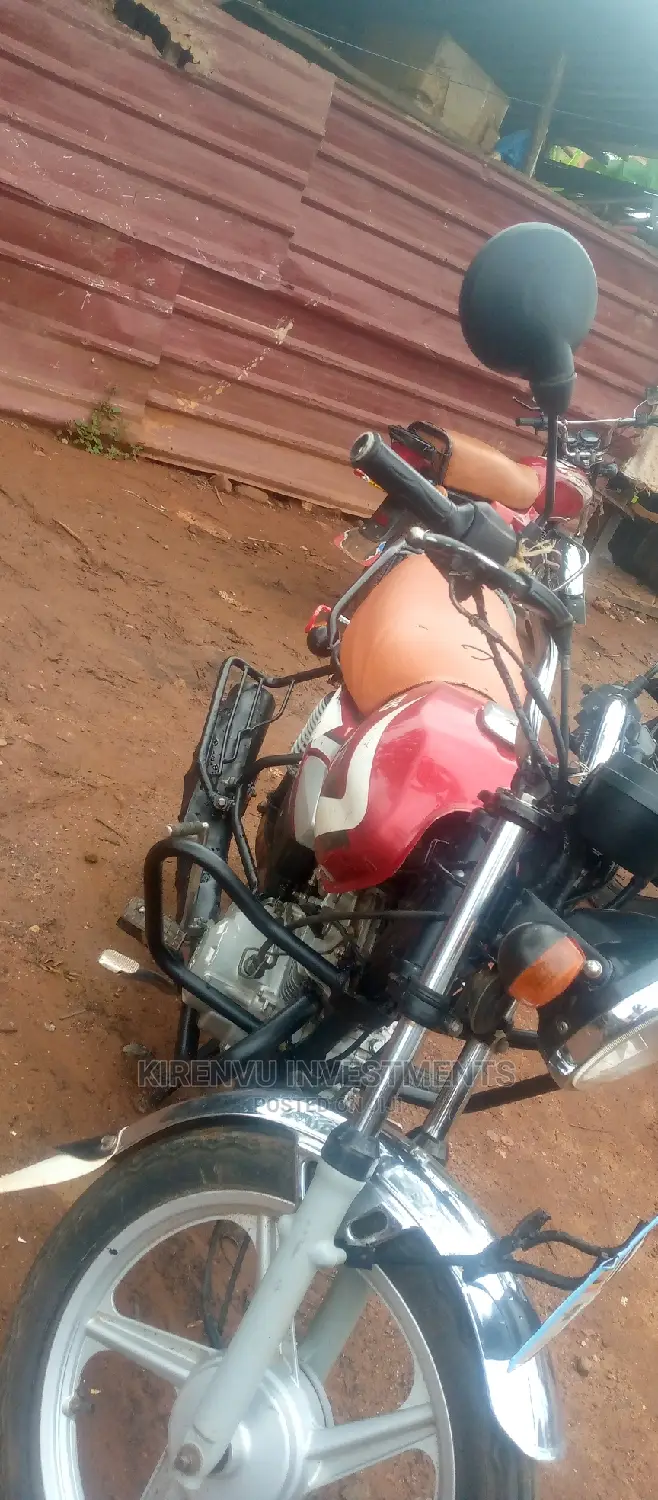 TVS HLX 125 2018 Red