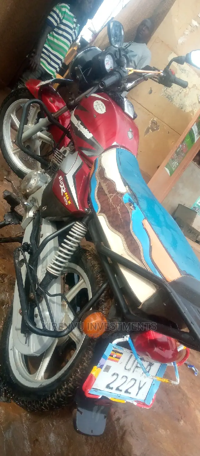 TVS HLX Plus ES 2018 Red