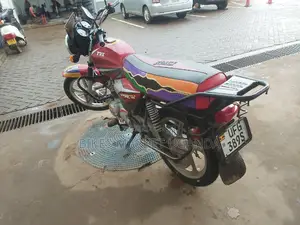 TVS HLX 125 2022 Red