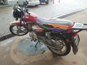 TVS HLX 125 2022 Red