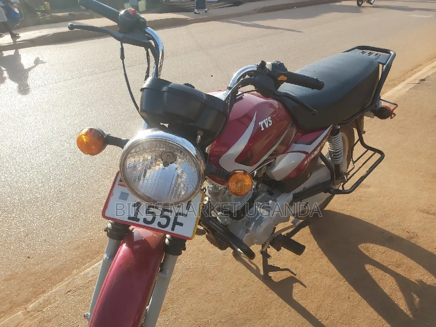New TVS HLX 125 2022 Red