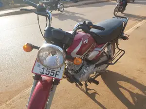 New TVS HLX 125 2022 Red