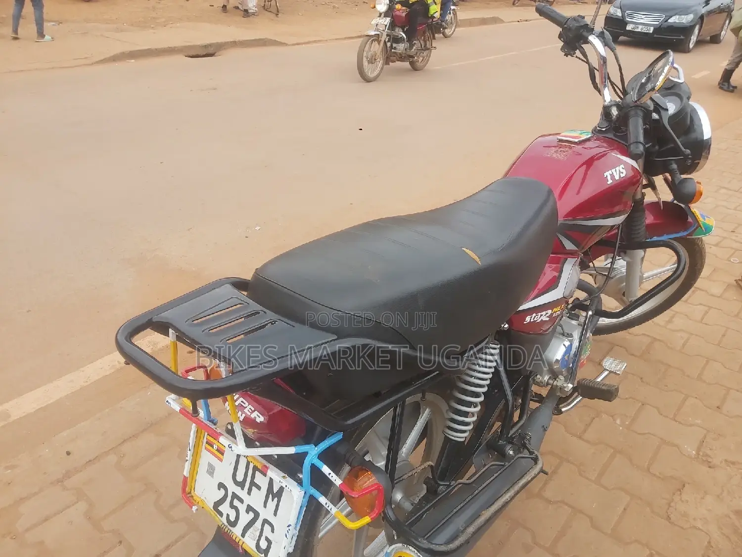 TVS HLX 125 2022 Red