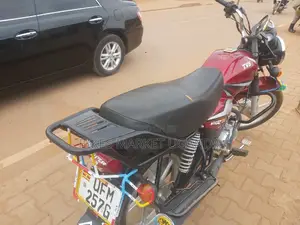 TVS HLX 125 2022 Red