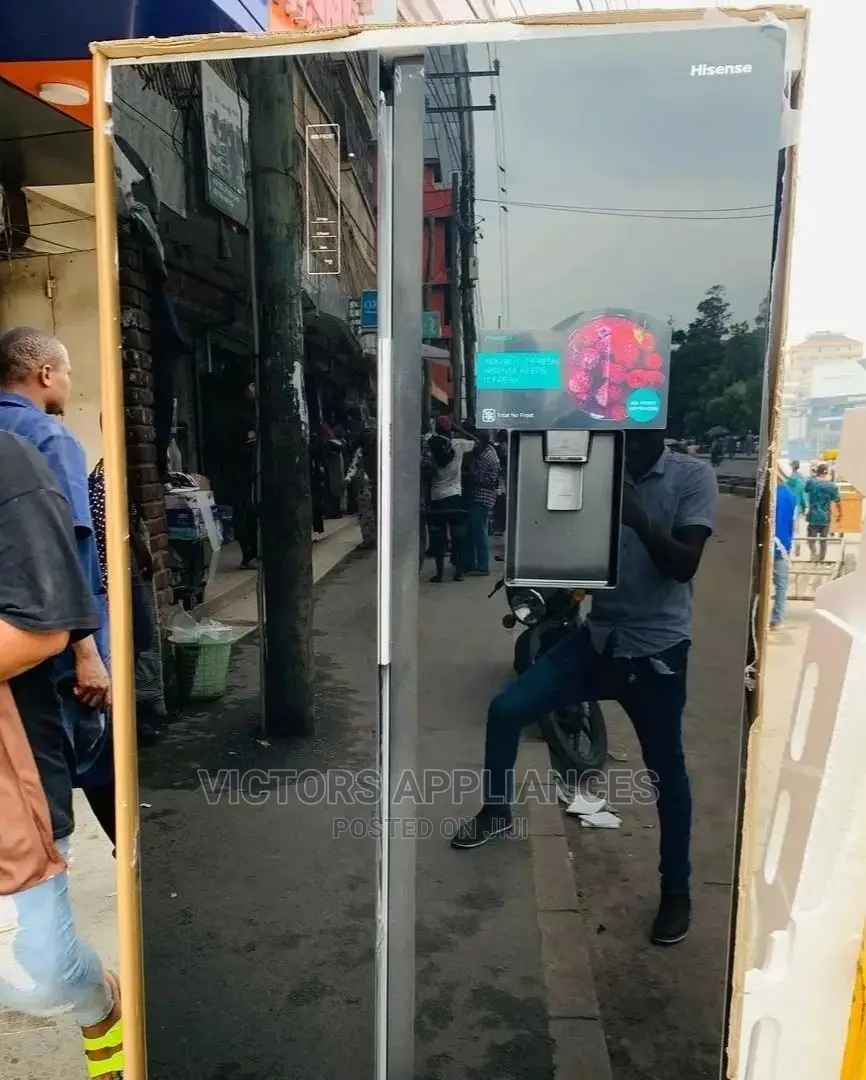 Hisense 670liters Side by Side Refrigerator