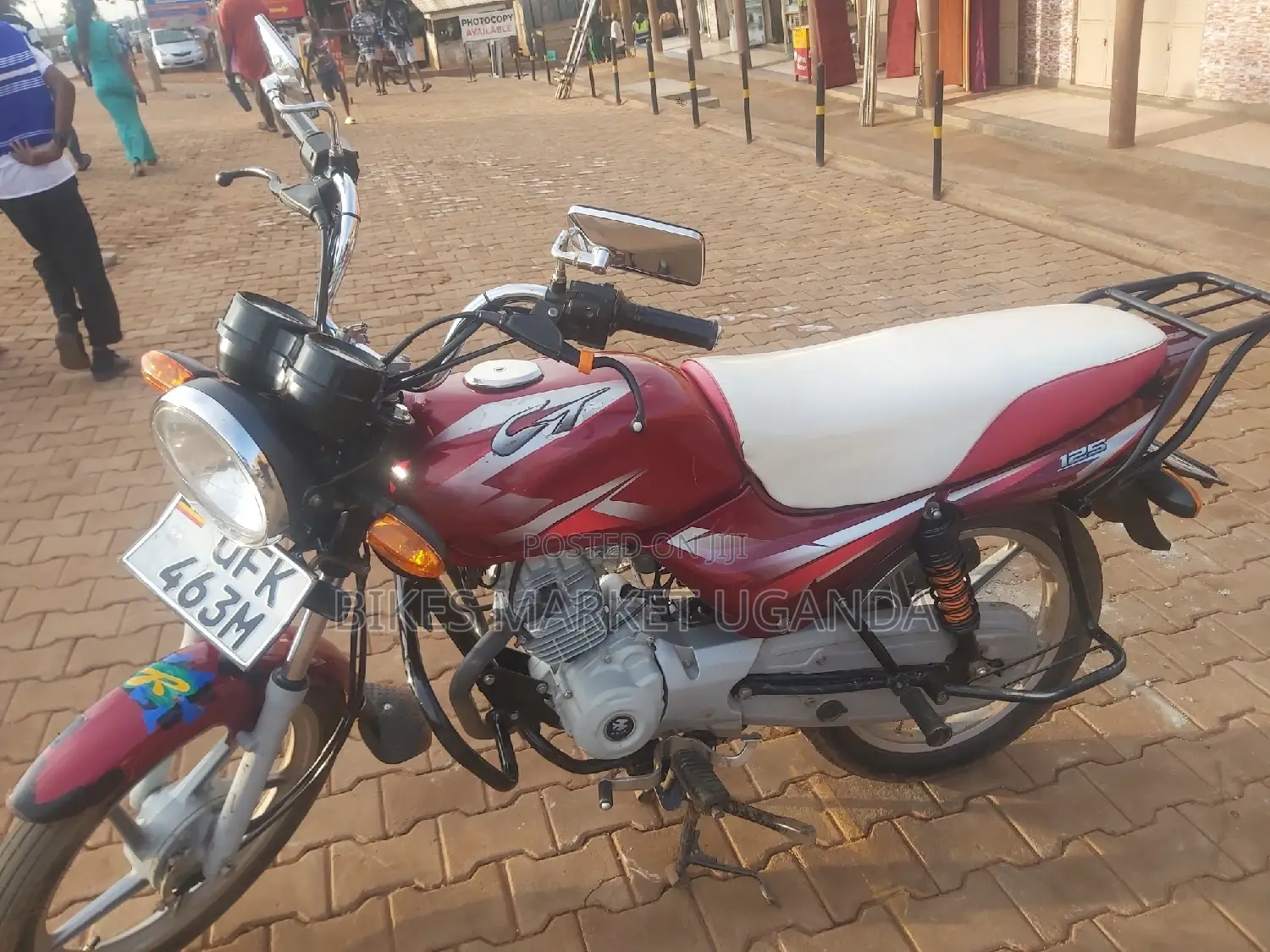 Bajaj Boxer X125 2022 Red