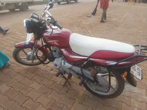 Bajaj Boxer X125 2022 Red