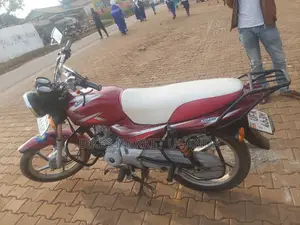 Bajaj Boxer X125 2022 Red