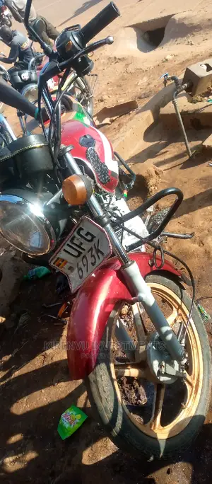 TVS HLX 125 2017 Red