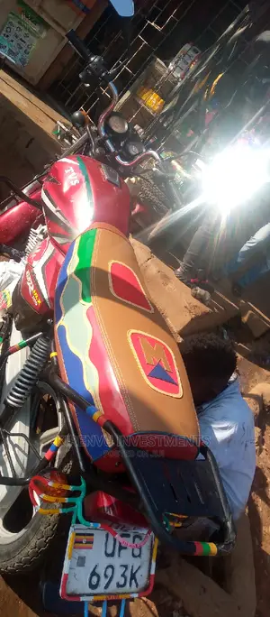 TVS HLX 125 2017 Red