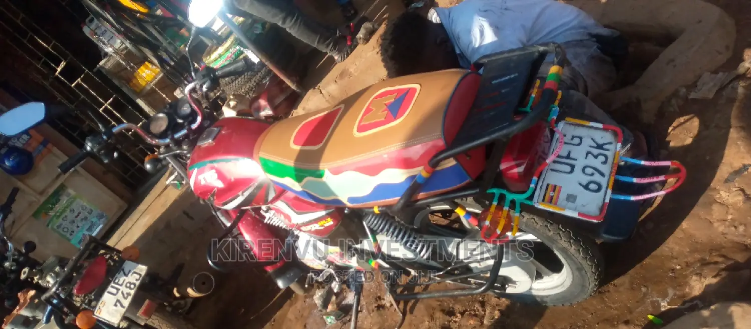 TVS HLX 125 2017 Red
