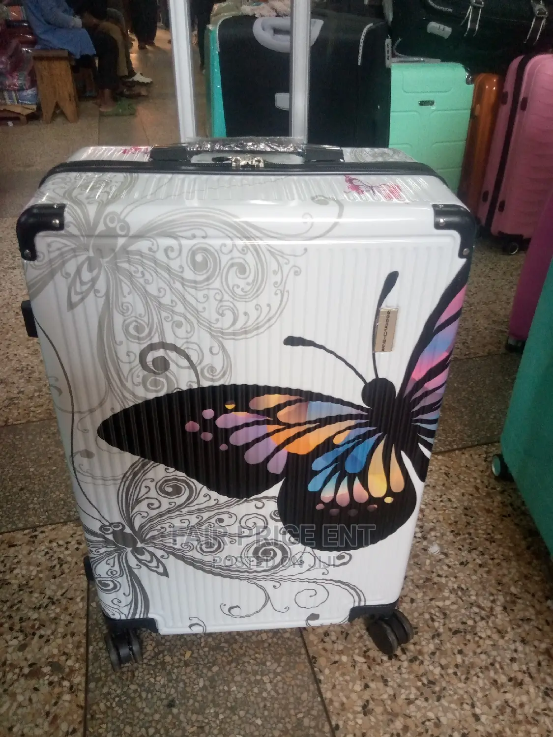 Vip Executive Plastic Traveling Suitcases.Medium.( White)
