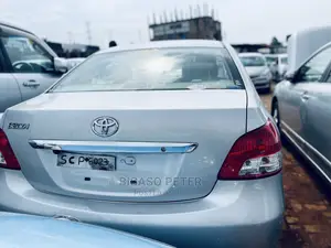 Toyota Belta 2009 Silver
