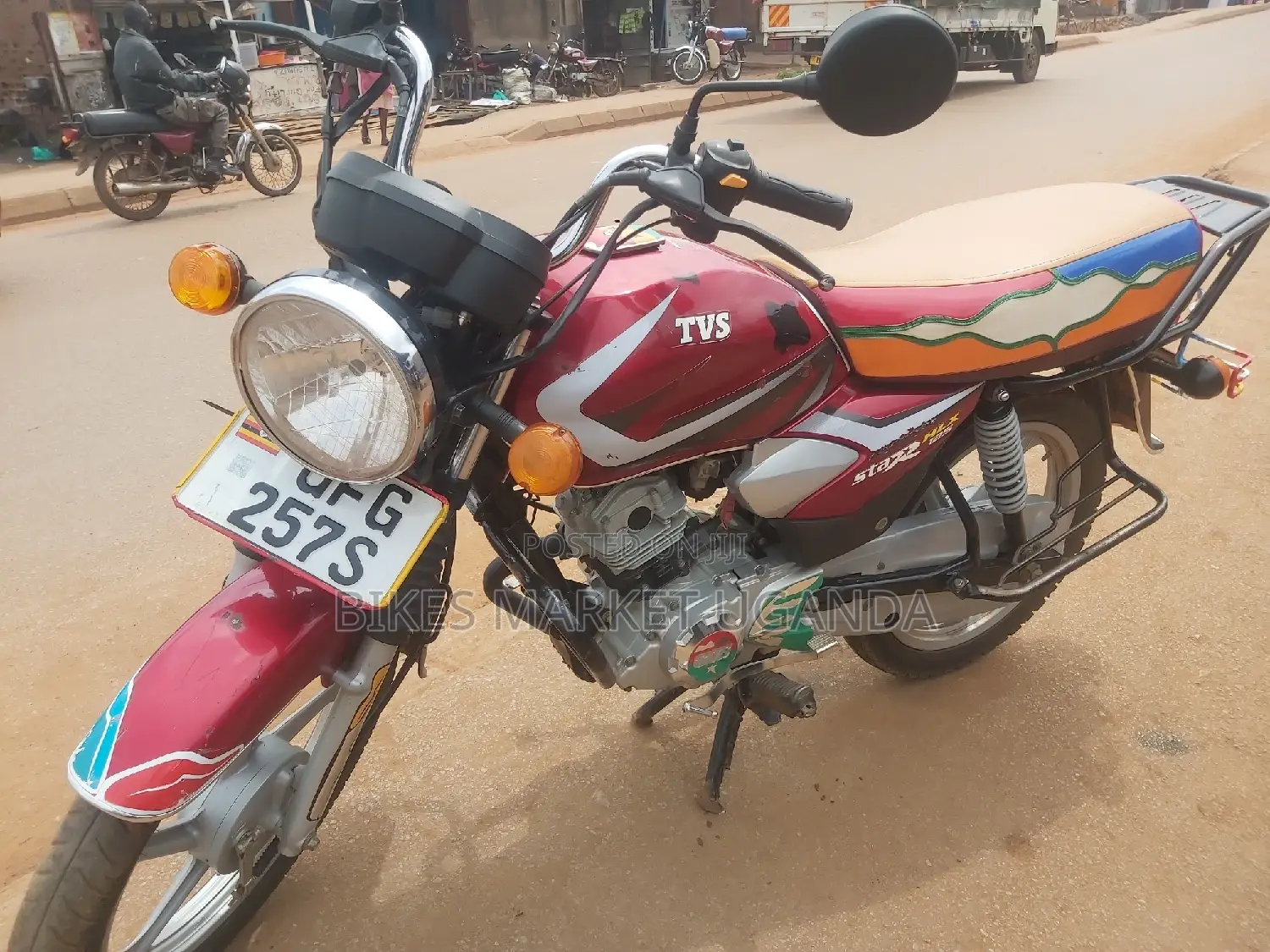New TVS HLX 125 2022 Red