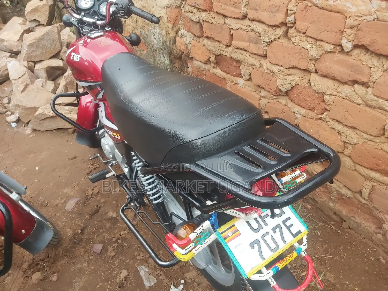 New TVS HLX 125 2023 Red
