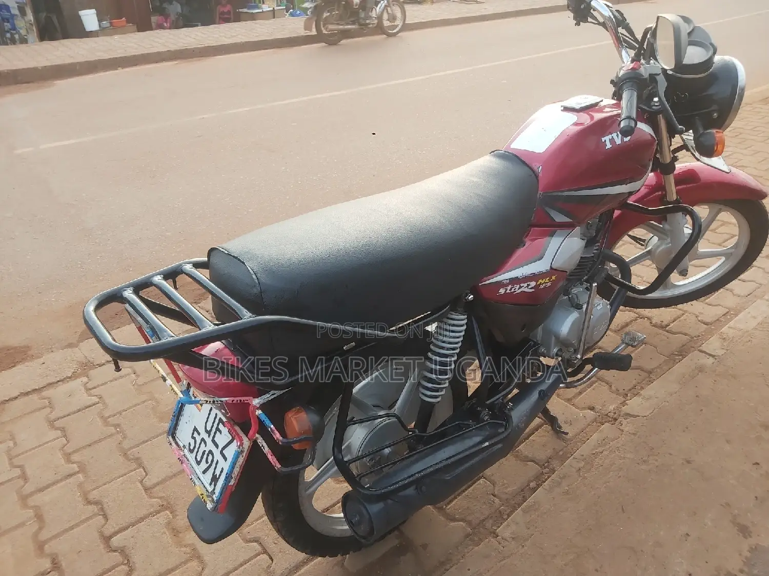 New TVS HLX 125 2018 Red