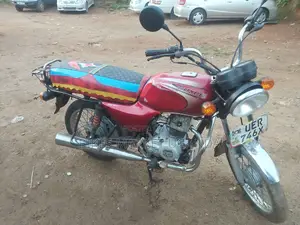 Bajaj Boxer 100 2018 Red