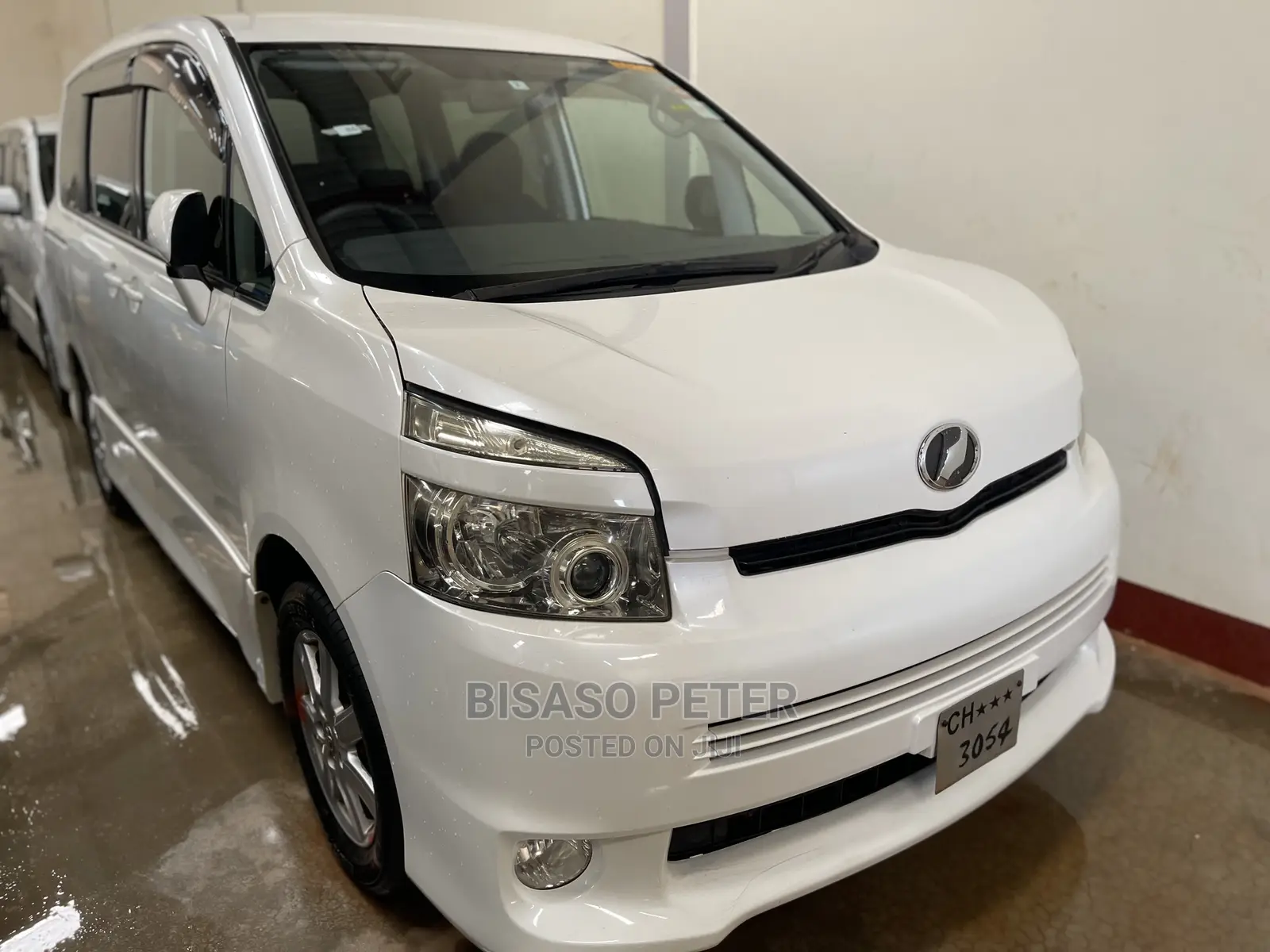 Toyota Voxy 2009 White
