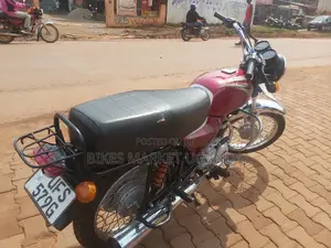 New Bajaj Boxer 100 2023 Red