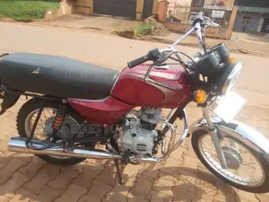 New Bajaj Boxer 100 2023 Red