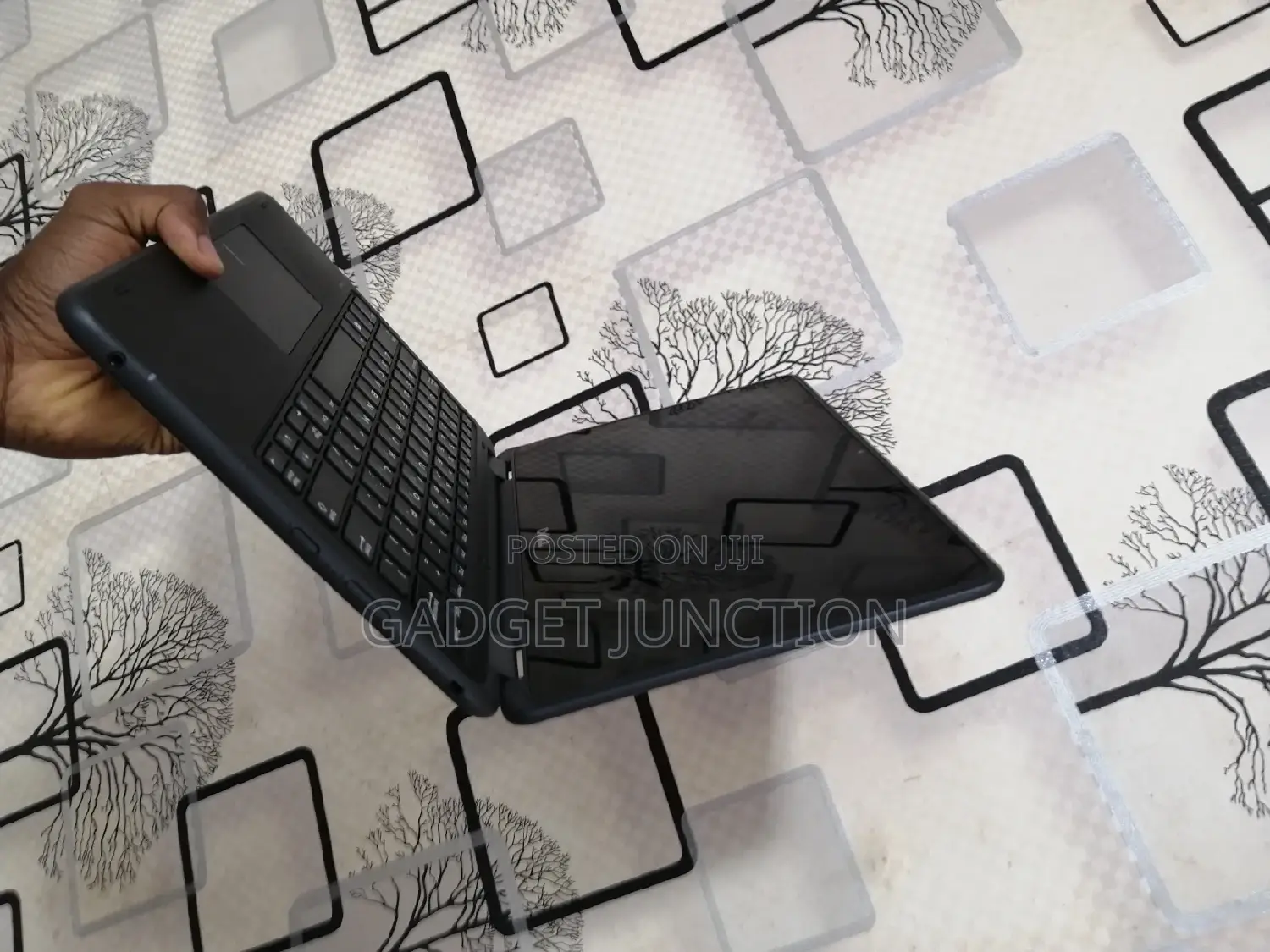 Laptop Dell Latitude 3189 4GB Intel Celeron SSD 256GB