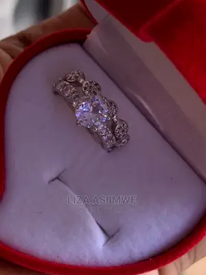 Engagement Rings Available in Size 7 (17)