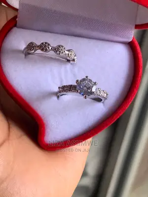 Engagement Rings Available in Size 7 (17)
