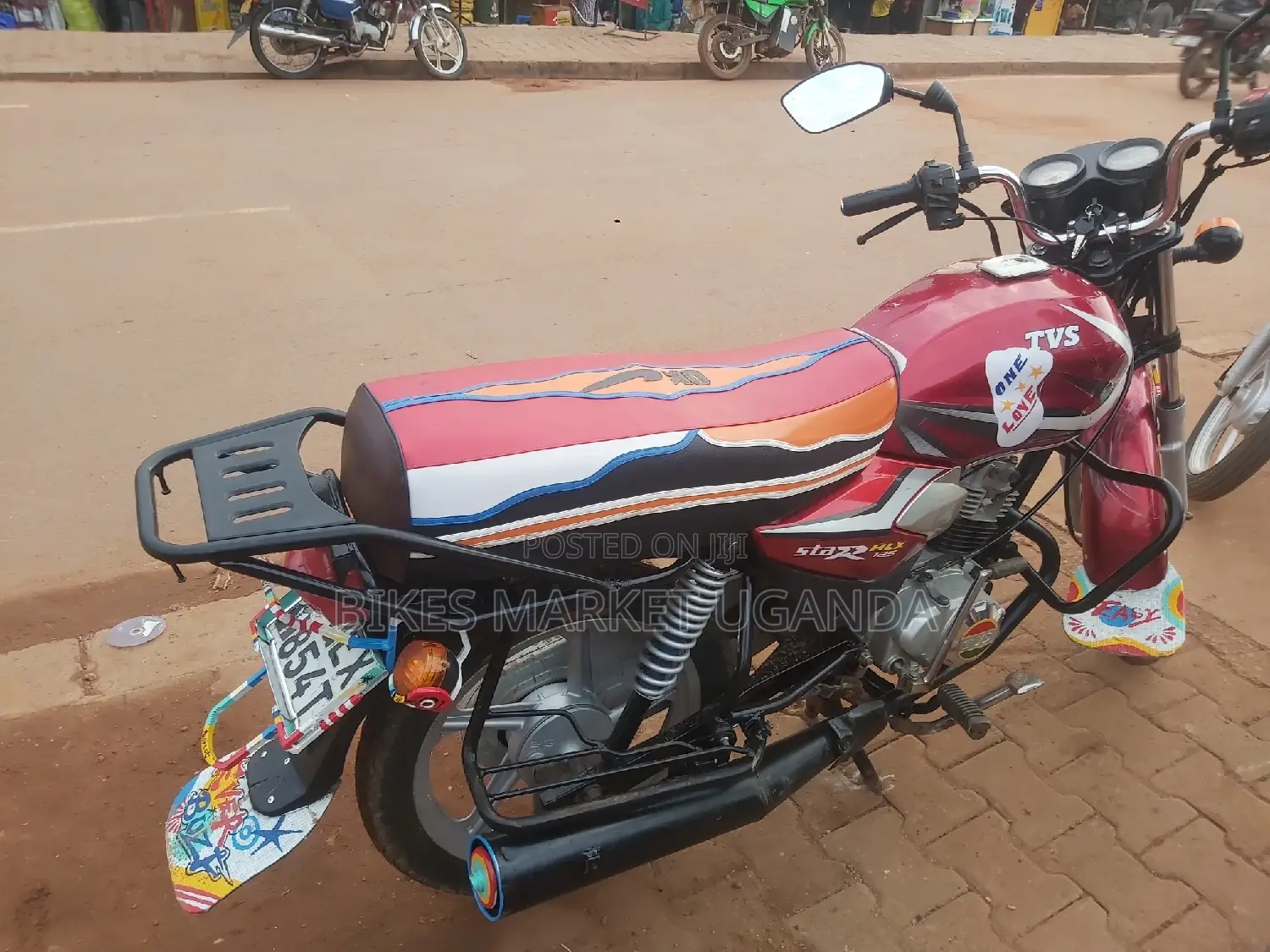 New TVS HLX 125 2018 Red