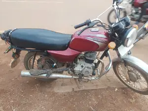 Bajaj Boxer 100 2016 Red