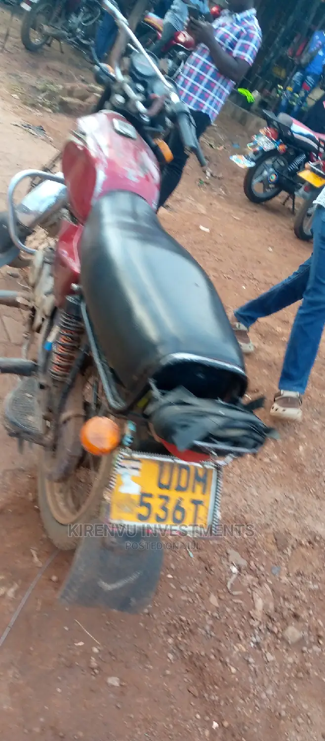 Bajaj Boxer 100 2015 Red