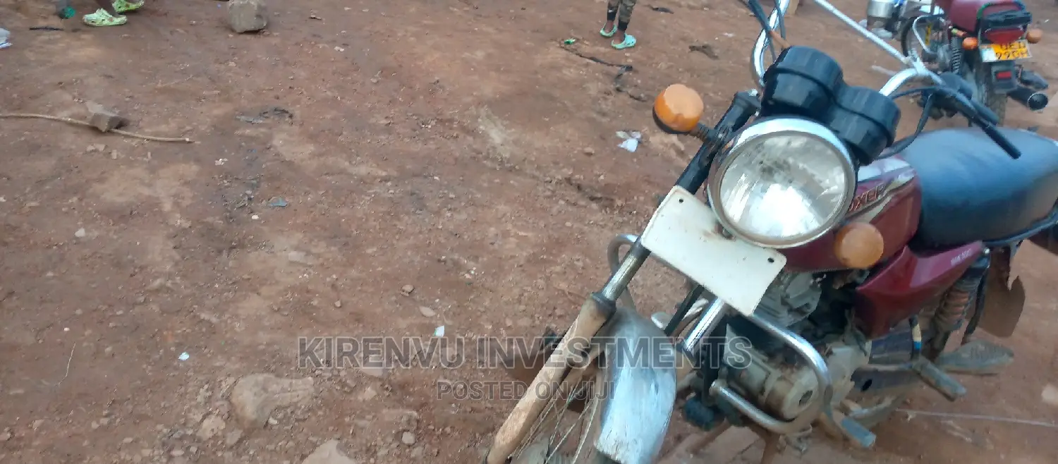 Bajaj Boxer 100 2015 Red
