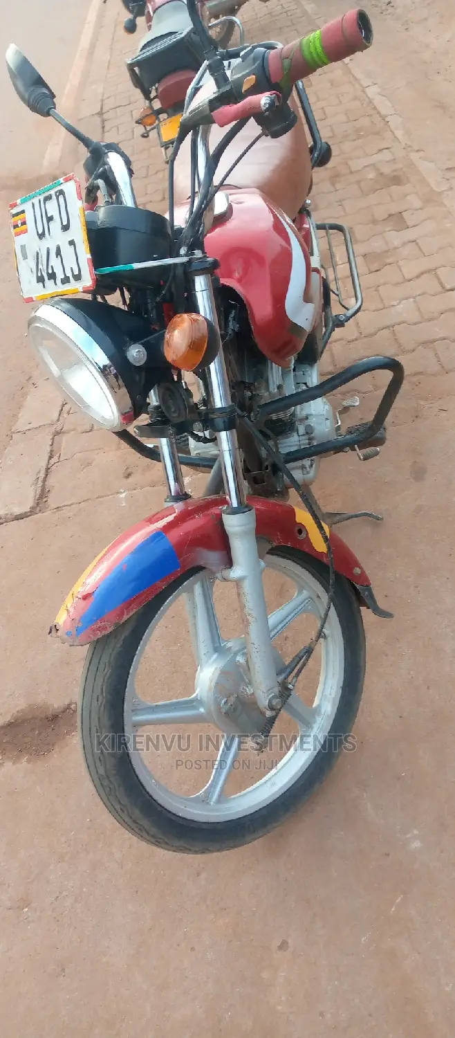 TVS HLX 125 2018 Red