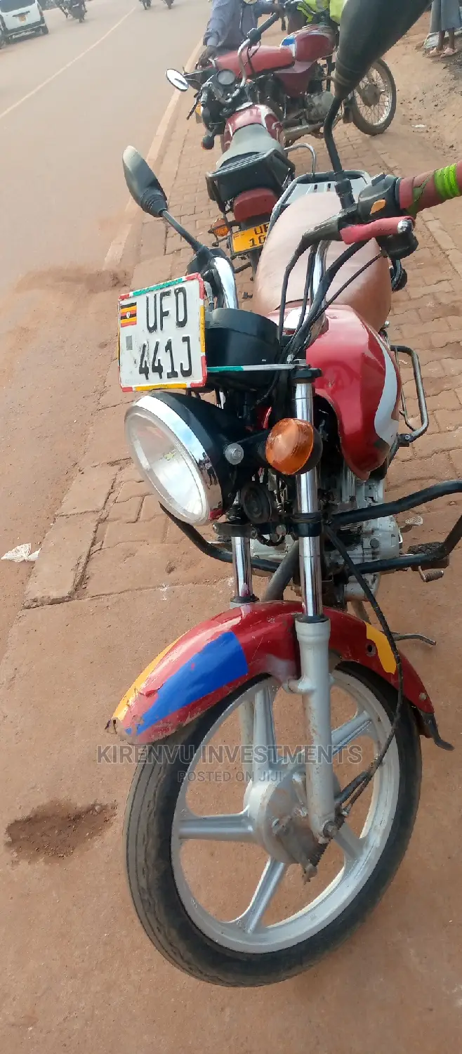 TVS HLX 125 2018 Red