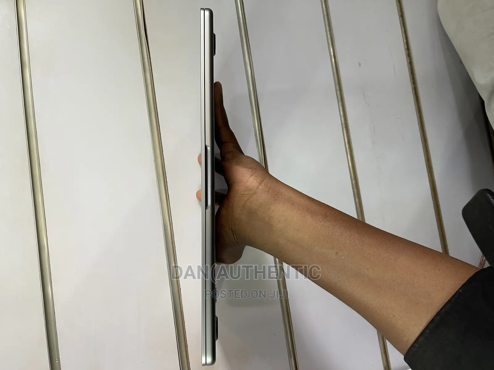 New Laptop Apple MacBook Air 2022 M2 8GB Apple M2 SSD 512GB