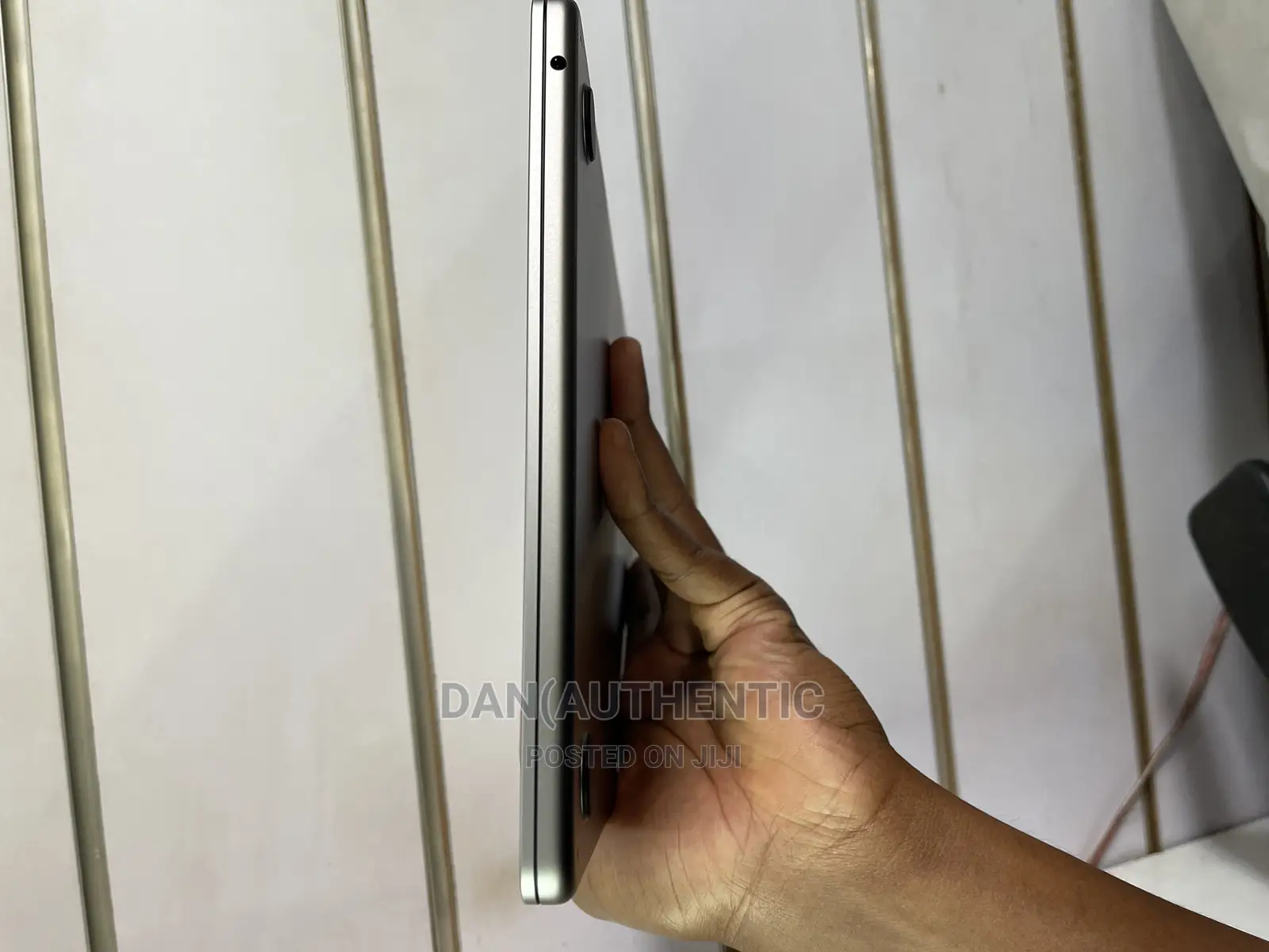 New Laptop Apple MacBook Air 2022 M2 8GB Apple M2 SSD 512GB
