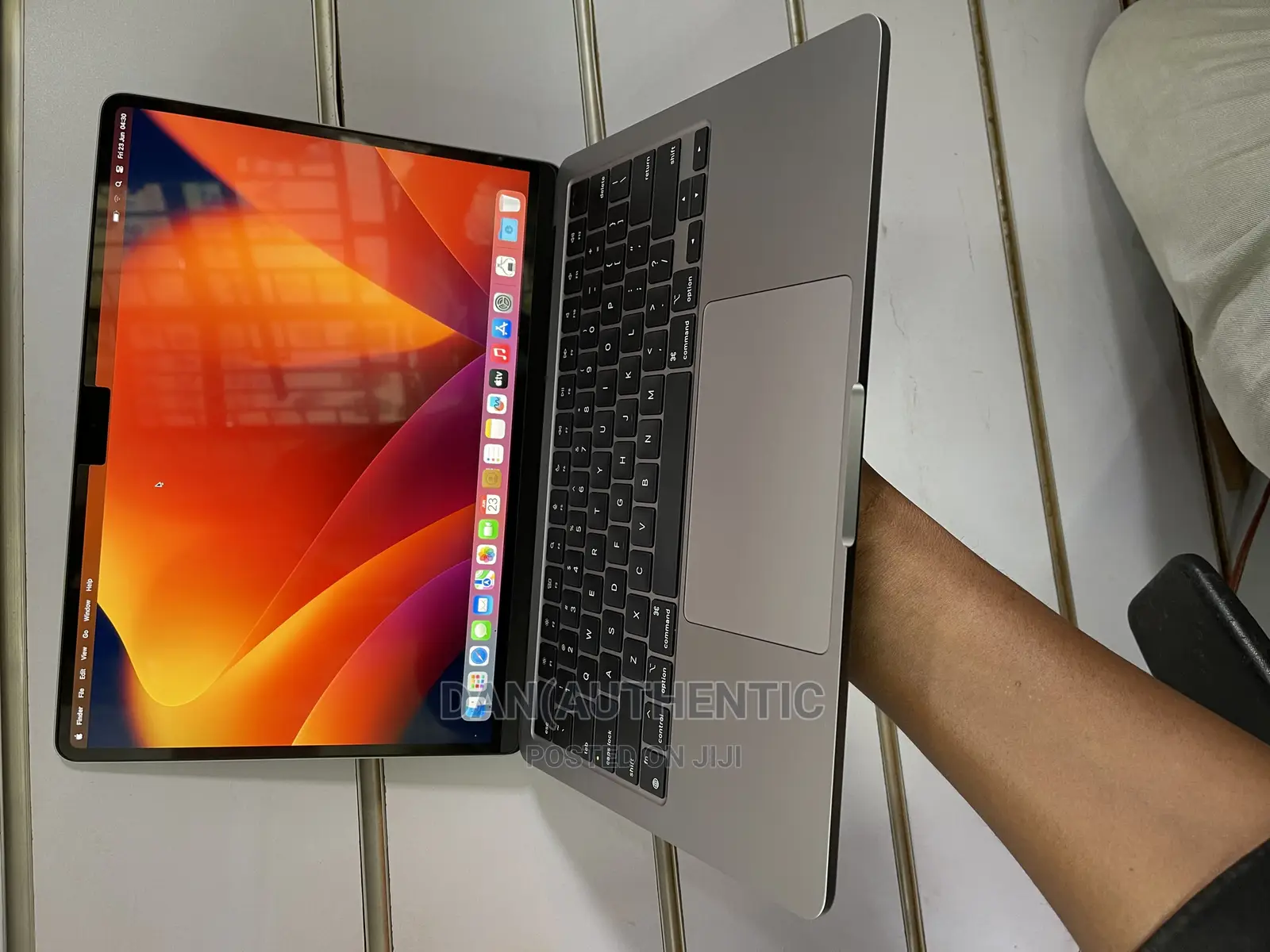 New Laptop Apple MacBook Air 2022 M2 8GB Apple M2 SSD 512GB