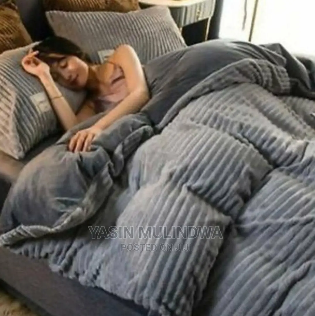 Bedcover Kingsize 12pieces.
