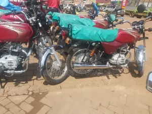New Bajaj Boxer 100 2023 Red