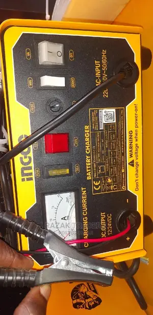 Battery Charger 9/4 A (Ingco)