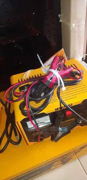 Battery Charger 9/4 A (Ingco)