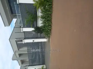 Furnished 5bdrm Mansion in Bunga Gabardine Road, Makindye for sale