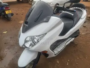 Honda Forza 2022 White